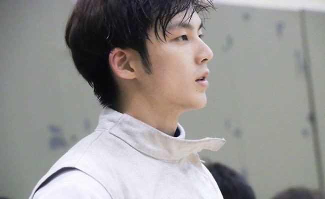 Anh chang cao 1,92 m duoc menh danh 'nam than dau kiem' Trung Quoc hinh anh 2