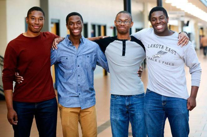 Bon anh em sinh tu cung duoc nhan vao DH Yale va Harvard hinh anh 1