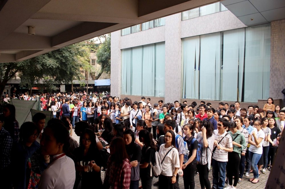 Hinh anh “Ngay hoi tuyen sinh 2017” tai Dai hoc Ngoai thuong Ha Noi co gi dac biet? 24
