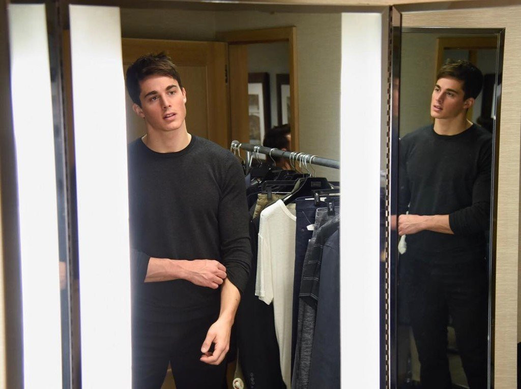 Man nang nguoi tap the duc cua 'thay giao 6 mui' hinh anh 6