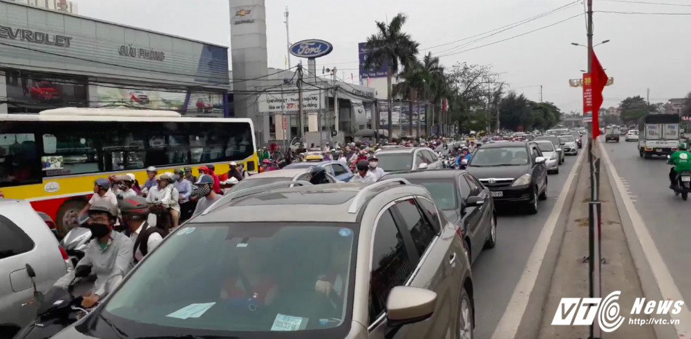 Hinh anh Nguoi dan un un keo ve Thu do sau ki nghi le 7