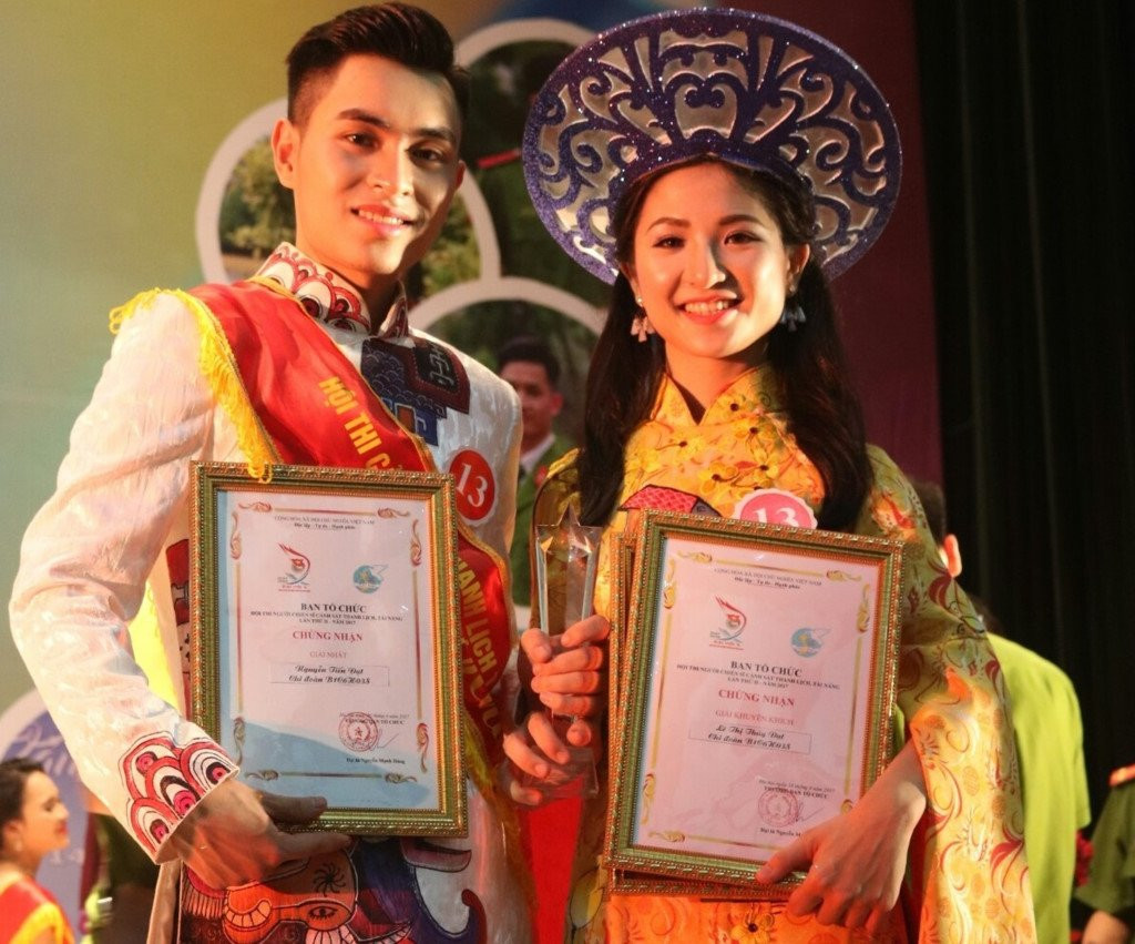 Nam vuong truong canh sat dien trai, chua tung yeu ai hinh anh 4