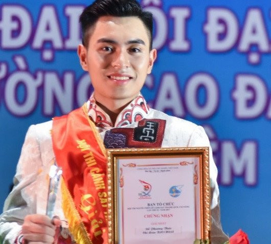 Nam vuong truong canh sat dien trai, chua tung yeu ai hinh anh 5