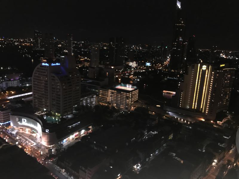 Hinh anh Hot girl 9X Ha thanh mua nha o khu thap choc troi tai Thai Lan 5