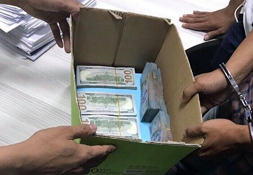 Hinh anh Tuong Ho Sy Tien: Dang kham xet noi o nghi pham bit mat dung sung cuop ngan hang 4