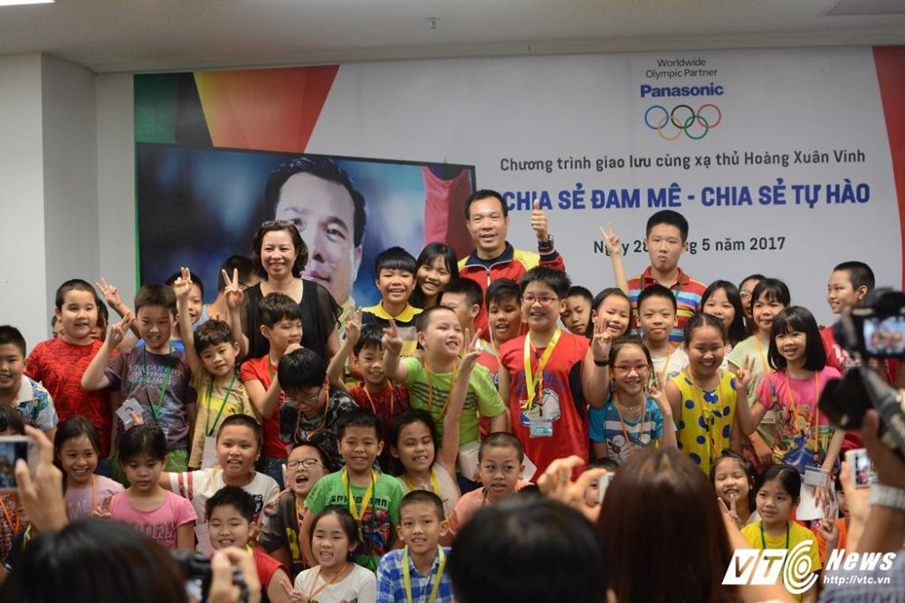 Hinh anh Xa thu Hoang Xuan Vinh trong 'vong vay' hoc sinh Ha thanh 11