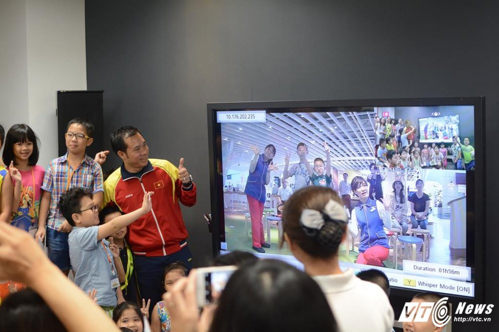 Hinh anh Xa thu Hoang Xuan Vinh trong 'vong vay' hoc sinh Ha thanh 12