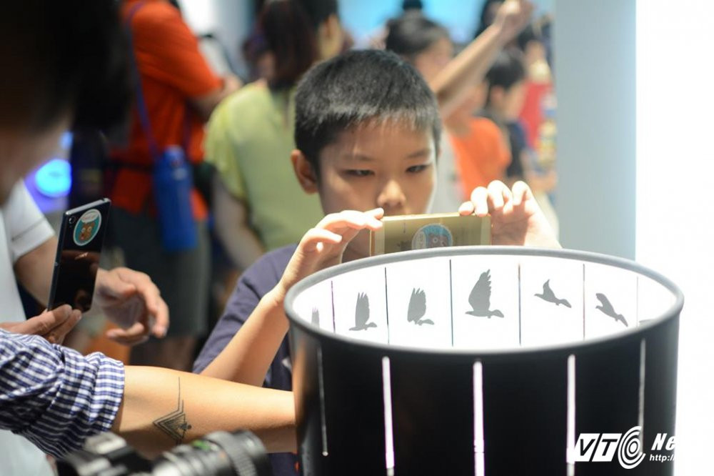 Hinh anh Xa thu Hoang Xuan Vinh trong 'vong vay' hoc sinh Ha thanh 19