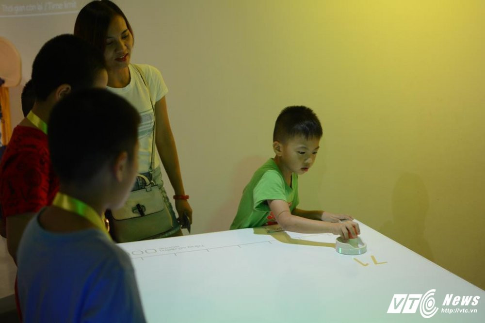 Hinh anh Xa thu Hoang Xuan Vinh trong 'vong vay' hoc sinh Ha thanh 20