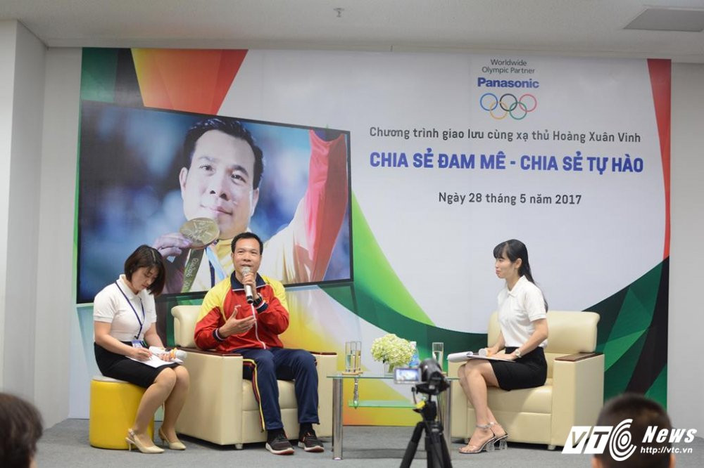 Hinh anh Xa thu Hoang Xuan Vinh trong 'vong vay' hoc sinh Ha thanh 3