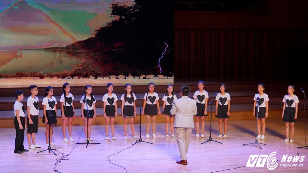 Do Nhat Nam chi huy hop xuong