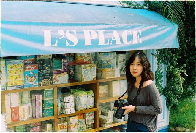 Nu sinh tang hoa cho Tong thong Donald Trump gioi 2 ngoai ngu hinh anh 3