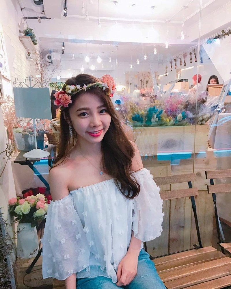 Nu y ta nha khoa 9X duoc dan mang khen xinh dep hinh anh 8