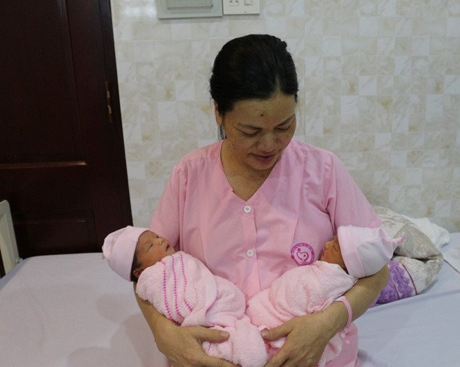 Vo chong don song sinh sau 5 nam hiem muon hinh anh 1