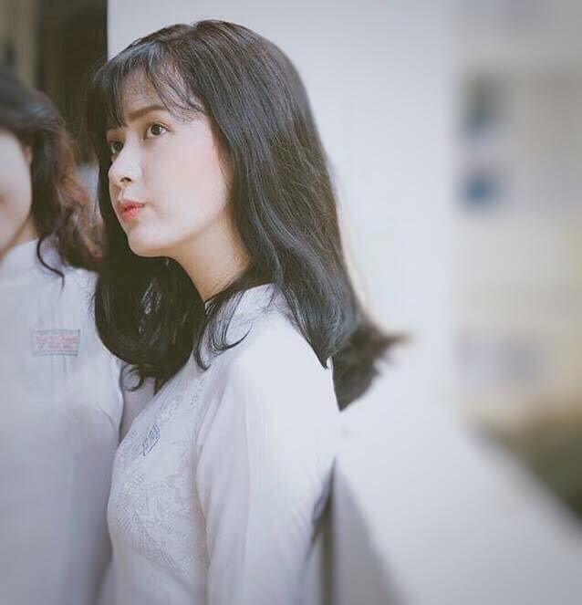 Dieu it biet ve 9X Sai Gon xinh dep trong buc anh chup nghieng hinh anh 1