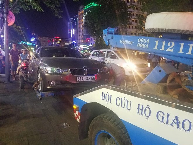 Bai giu xe via he quan 1 bi dinh chi: Nguoi dan loay hoay tim cho do hinh anh 1