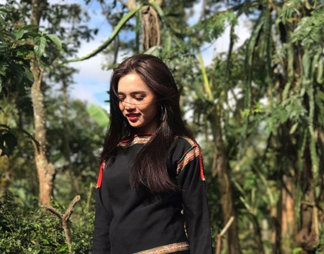 Nhan sac dan thieu nu E De chup anh xinh dep trong dam cuoi hinh anh 2