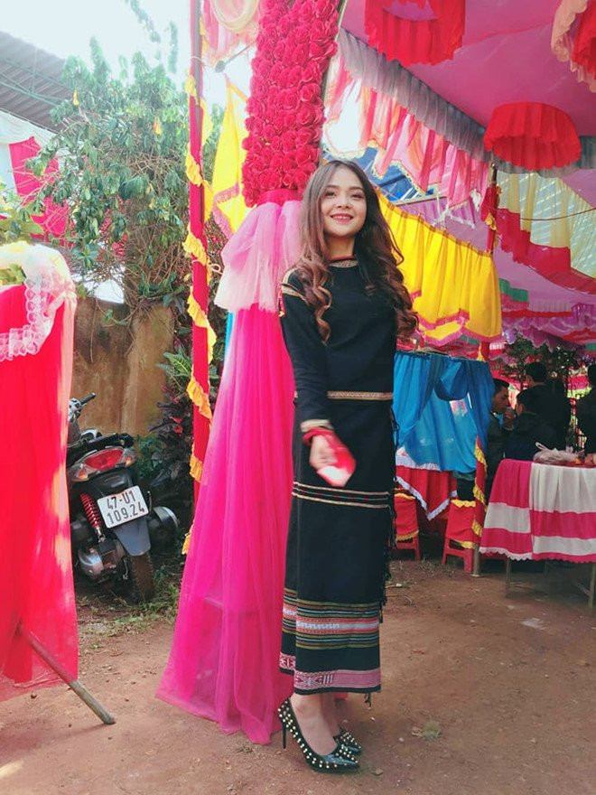 Nhan sac dan thieu nu E De chup anh xinh dep trong dam cuoi hinh anh 6