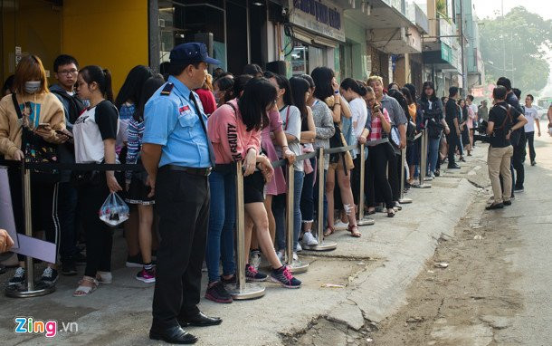 Fan xep hang tu 5h sang de gap Lily Maymac tai Sai Gon hinh anh 1