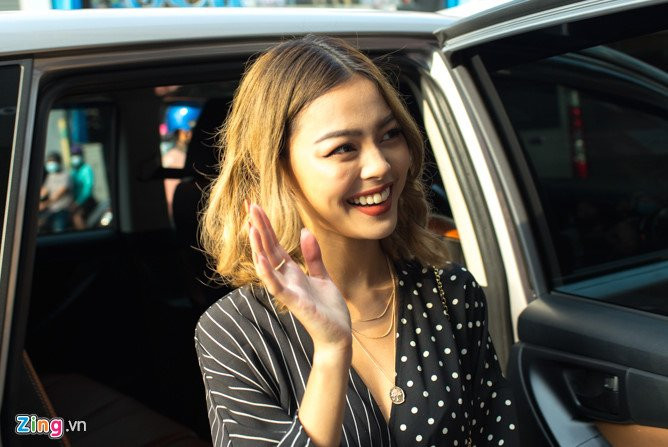 Fan xep hang tu 5h sang de gap Lily Maymac tai Sai Gon hinh anh 4