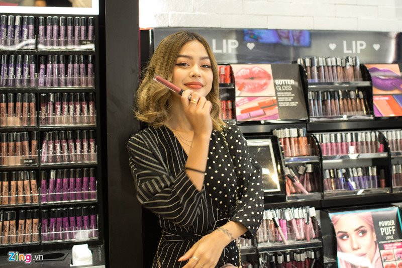 Fan xep hang tu 5h sang de gap Lily Maymac tai Sai Gon hinh anh 7