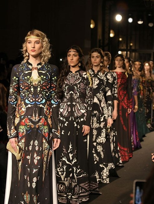 ntk ao dai trinh dien tai haute couture tiep tuc sang singapore