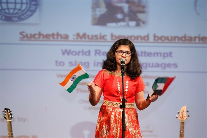 nu-sinh-hat-lau-nhat