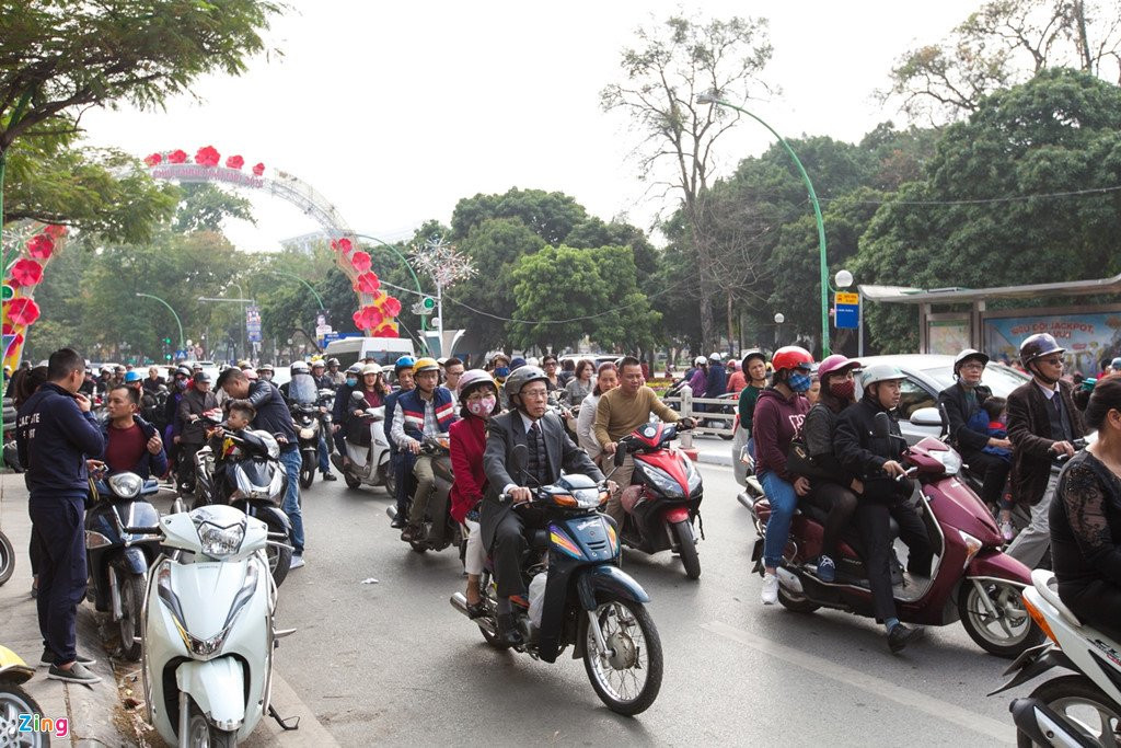 Den Quan Thanh, chua Tran Quoc tap nap nguoi di le cau may hinh anh 1