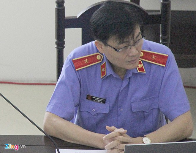 Dinh La Thang: 'Toi rat day dut sau 4 buc tuong trai giam' hinh anh 2