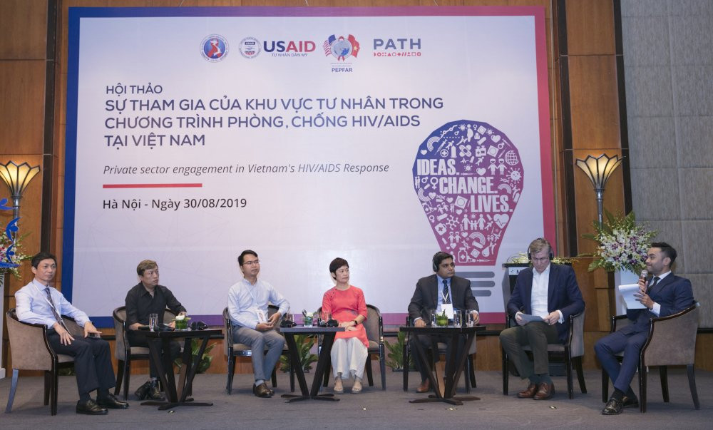 Toa dam Thuc day su tham gia cua khu vuc tu nhan trong chuong trinh HIV 4