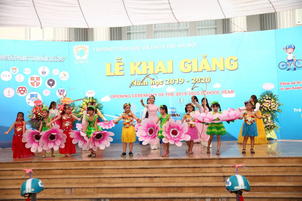 12 Tiet muc mua Over the world 11