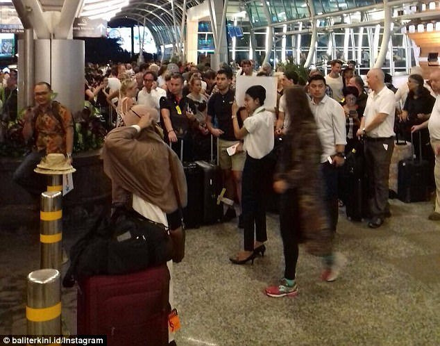 nui-lua-indonesia-8-san-bay-instagram 5