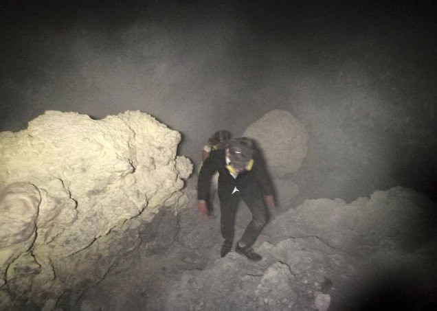 anh-cuoi-nui-lua-4 3