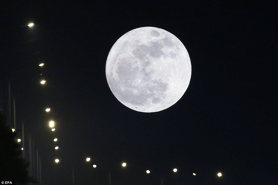 sieu-trang-sang-nhat-2017--1-myanmar-2 16