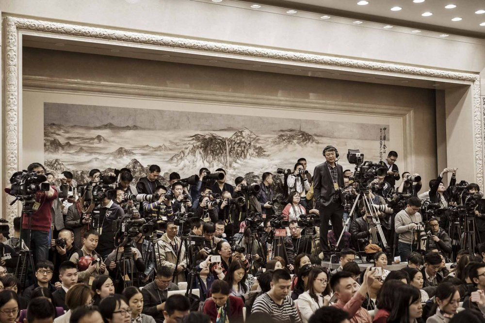 anh-chinh-tri-10-bloom 9