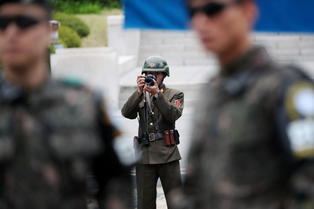 anh-chinh-tri-12-bloom 11