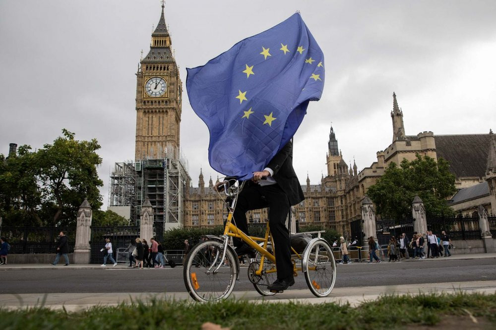 anh-chinh-tri-14-bloom 13