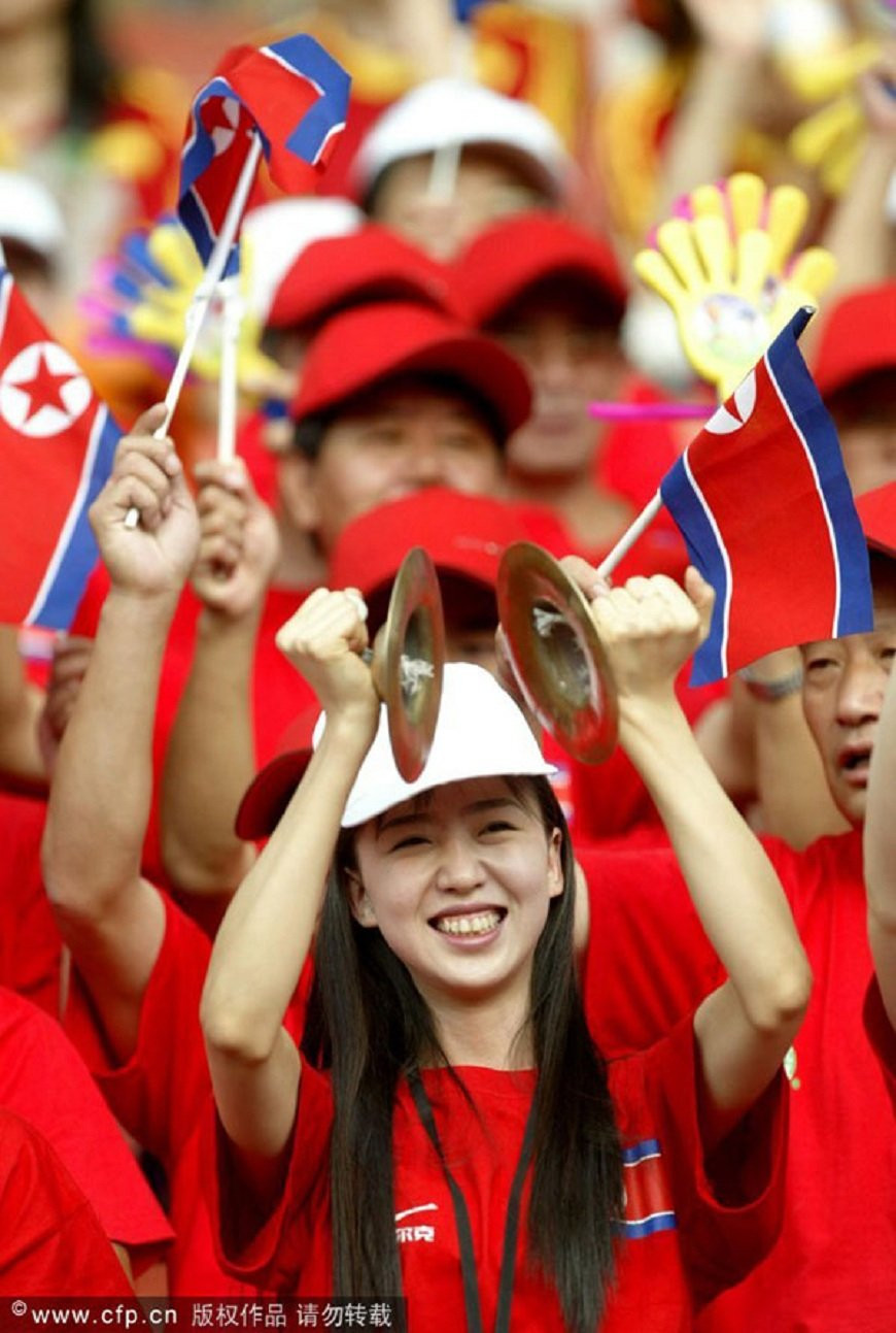 co-vu-trieu-tien-North Korea also sent cheerleaders to China in 2007 for the Fifa Women's Football World Cup in Wuhan. Photo CFP 3