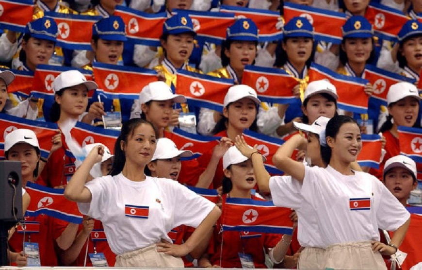 co-vu-trieu-tien-North Korean cheerers root for their team during the 2002 Asian Games in Busan. (Yonhap) 3