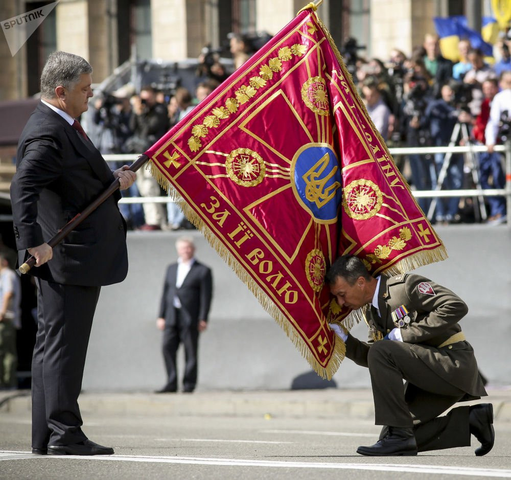 dieu-binh-tong-thong-ukraine Petro Poroshenko- independance day -kiev 7