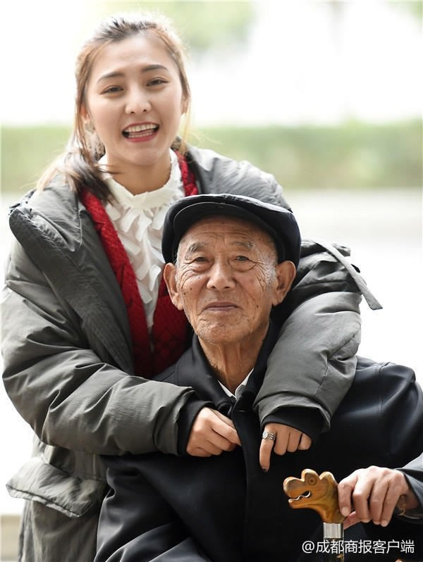 hai-ong-chau-chup-anh-cuoi-6 6