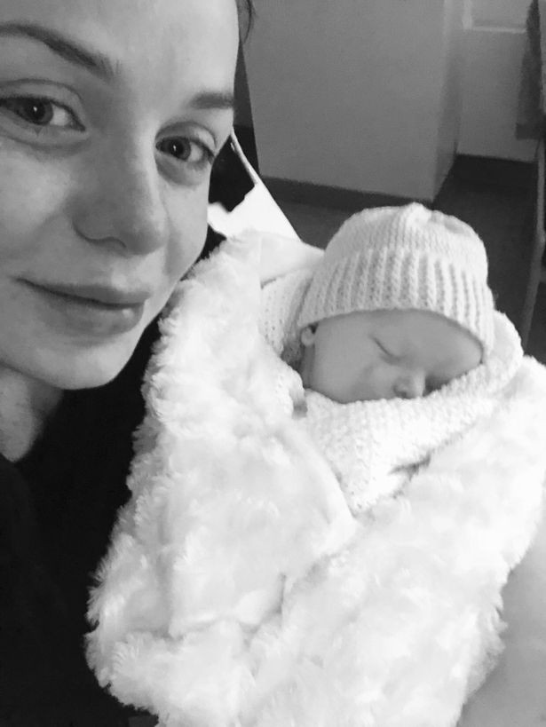 me-ke-lai-sinh-con-tai-nha-2