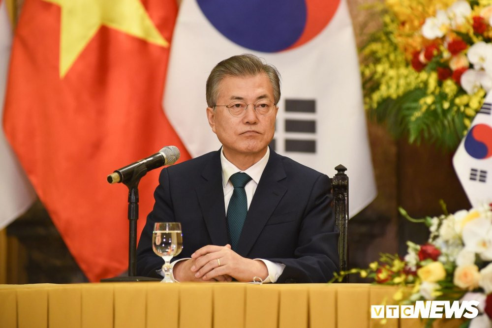 hop-bao-moon-jae-in-tran-dai-quang-2