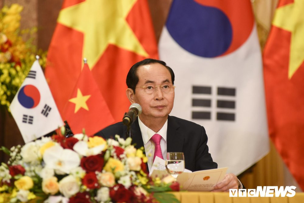 hop-bao-moon-jae-in-tran-dai-quang-3 3