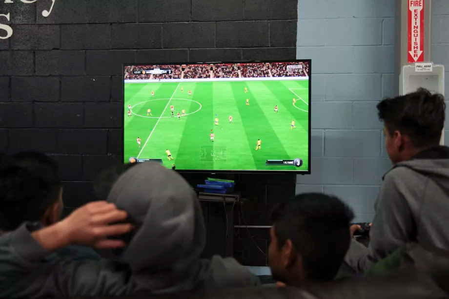 trai-tre-nhap-cu-19 24