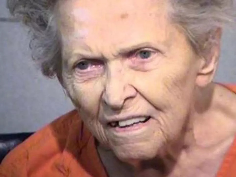 ban-con-trai-vi-khong-muon-vao-nha-duong-lao-1