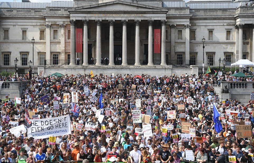 bieu-tinh-phan-doi-trump-london-9 9