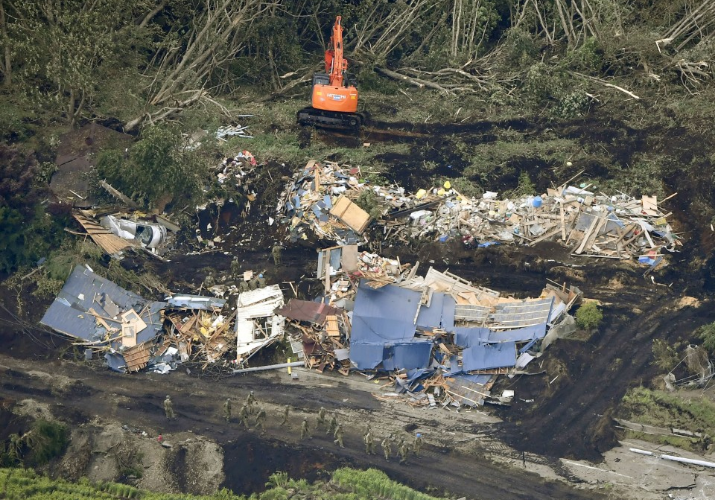 dong-dat-nhat-cuu-ho-4 4