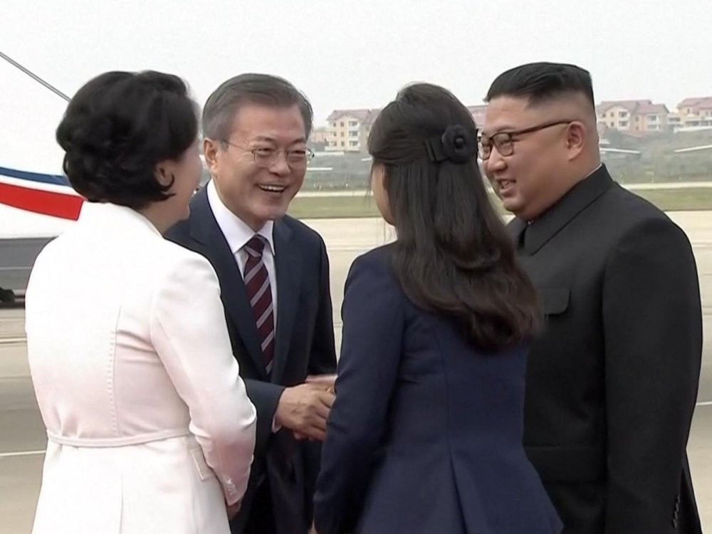 kim-jong-un-moon-jae-in-1
