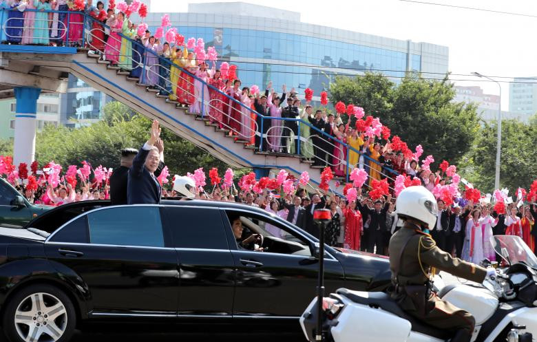 koreas-summit-street-4 21